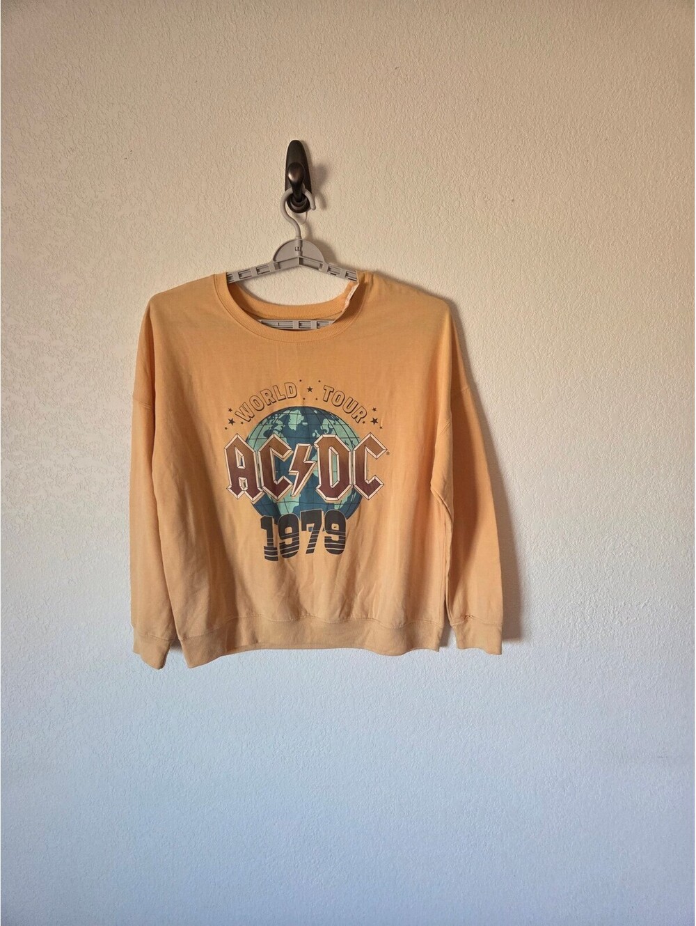 Lightweight AC/DC 1979 World Tour Graphic Sweatshirt Size XL Wheat Color